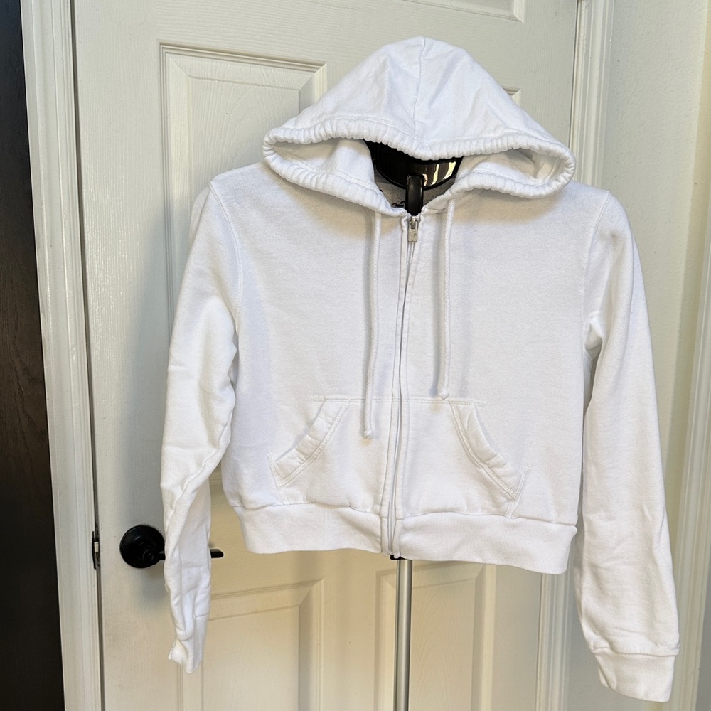 Hollister Women’s White Cropped Zip-Up Hoodie in Size M